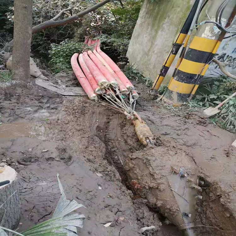 红山拖拉管